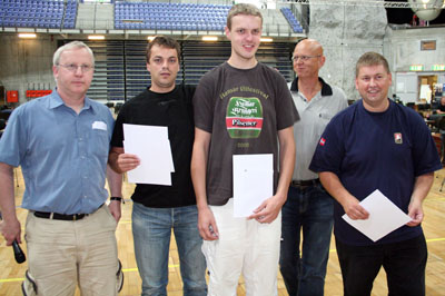 Fra venstre: NBP`s leder Alf Helge Jensen, Odin Svendsen(vinner Ernst & Young Prisen), Petter Eide(vinner Ernst & Young`s juniorpris), Olve Gravr&aring;k(Ernst & Young) og Geir Helgemo (runner up Ernst & Young prisen) Foto: Vegard Brekke